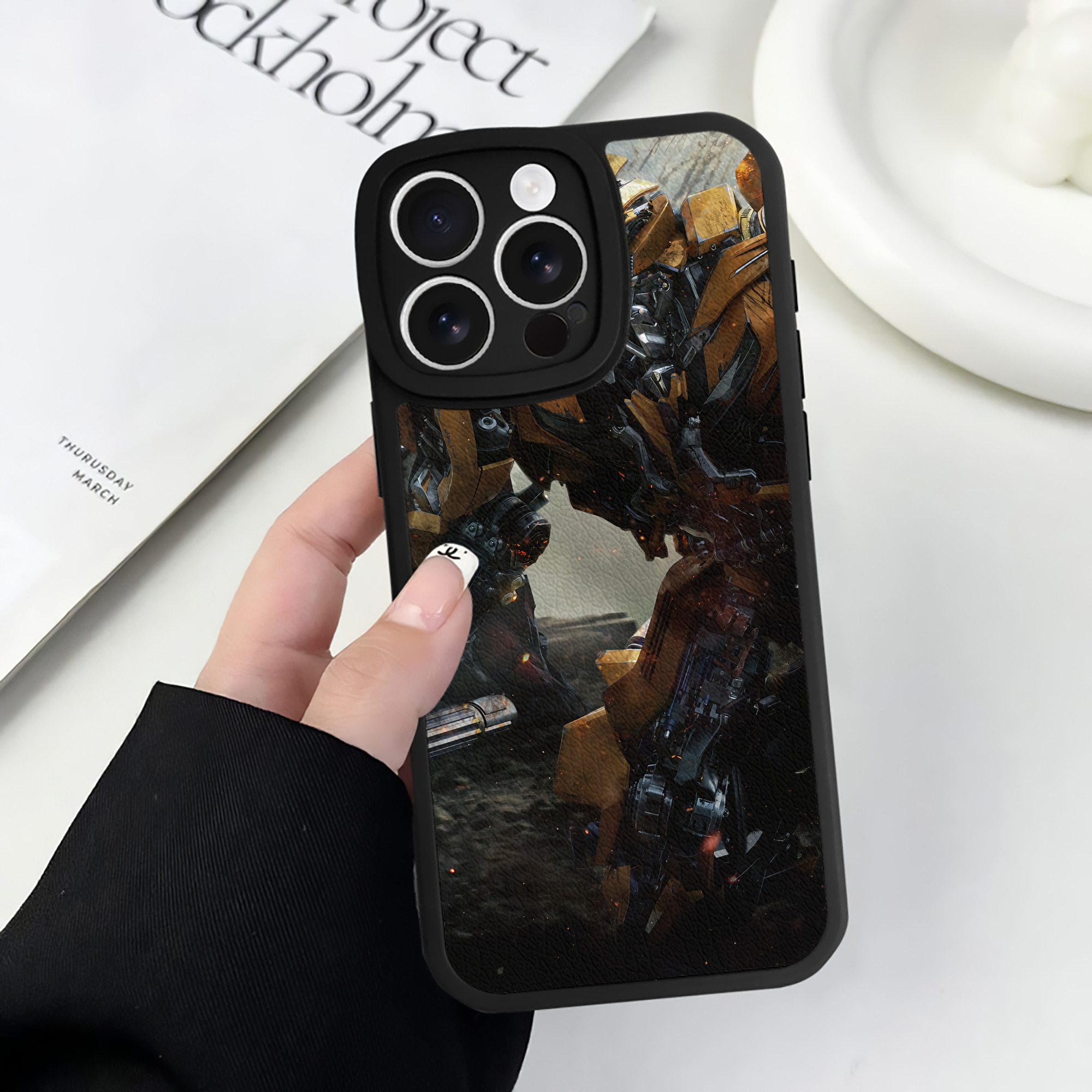 （画像用） Transformers トランスフォーマー 【iPhone 16シリーズ対応】シリコンスマホケース（レザー調） 材質：シリコン